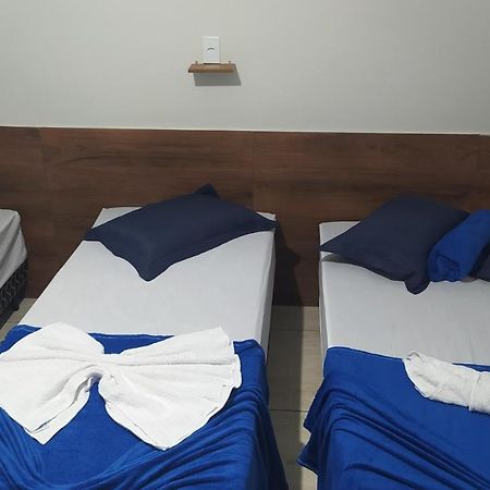 Pousada Quarto Com Frigobar,Ar E Garagem Gratuita 阿帕雷西达 外观 照片