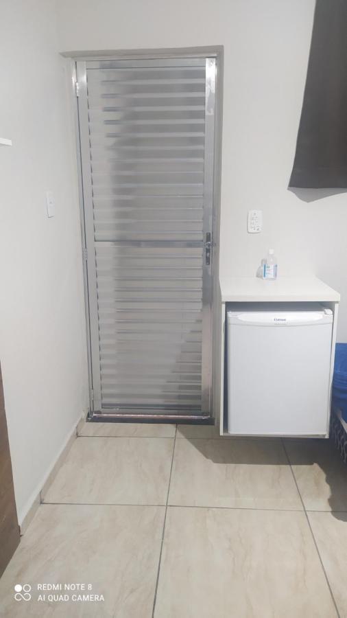 Pousada Quarto Com Frigobar,Ar E Garagem Gratuita 阿帕雷西达 外观 照片
