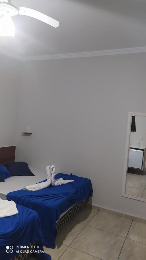 Pousada Quarto Com Frigobar,Ar E Garagem Gratuita 阿帕雷西达 外观 照片
